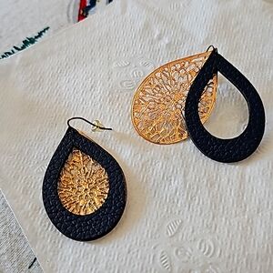Golden teardrop earrings